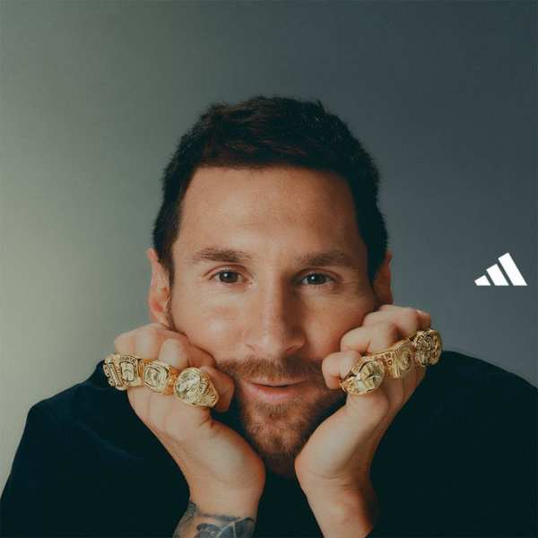 Lionel Messi Golden Rings Triumph — tablet wallpaper