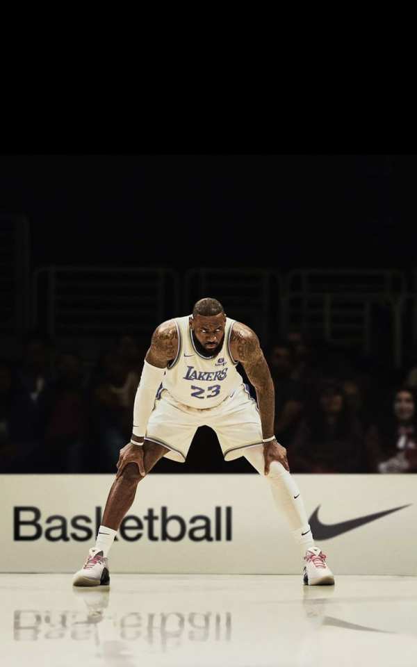 LeBron James Lakers Court Focus — phone wallpaper