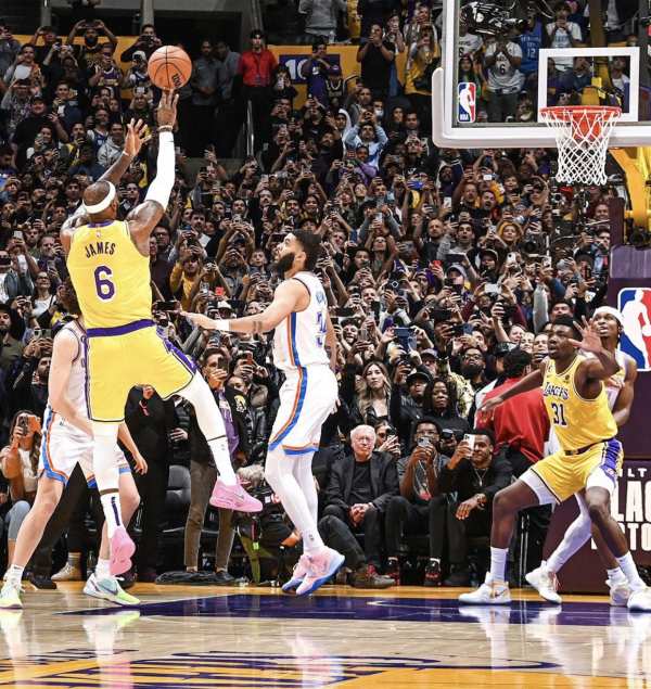 LeBron James Iconic Basketball Shot — phone wallpaper