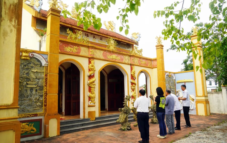 Đền Võ Thánh, biểu tượng văn hóa tâm linh của Thổ Ngọa, đã được trùng tu và trở thành nơi quy tụ tinh thần cộng đồng. Ảnh: N.M