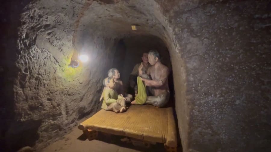 Một góc bên trong địa đạo Vịnh Mốc - Ảnh: L.T