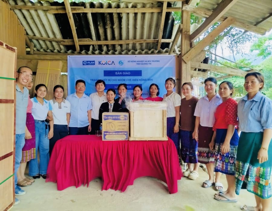 Các tổ mua, chế biến nông sản tại xã Dân Hoá được Dự án hỗ trợ nhiều loại máy móc, thiết bị phục vụ sản xuất - Ảnh: B.N