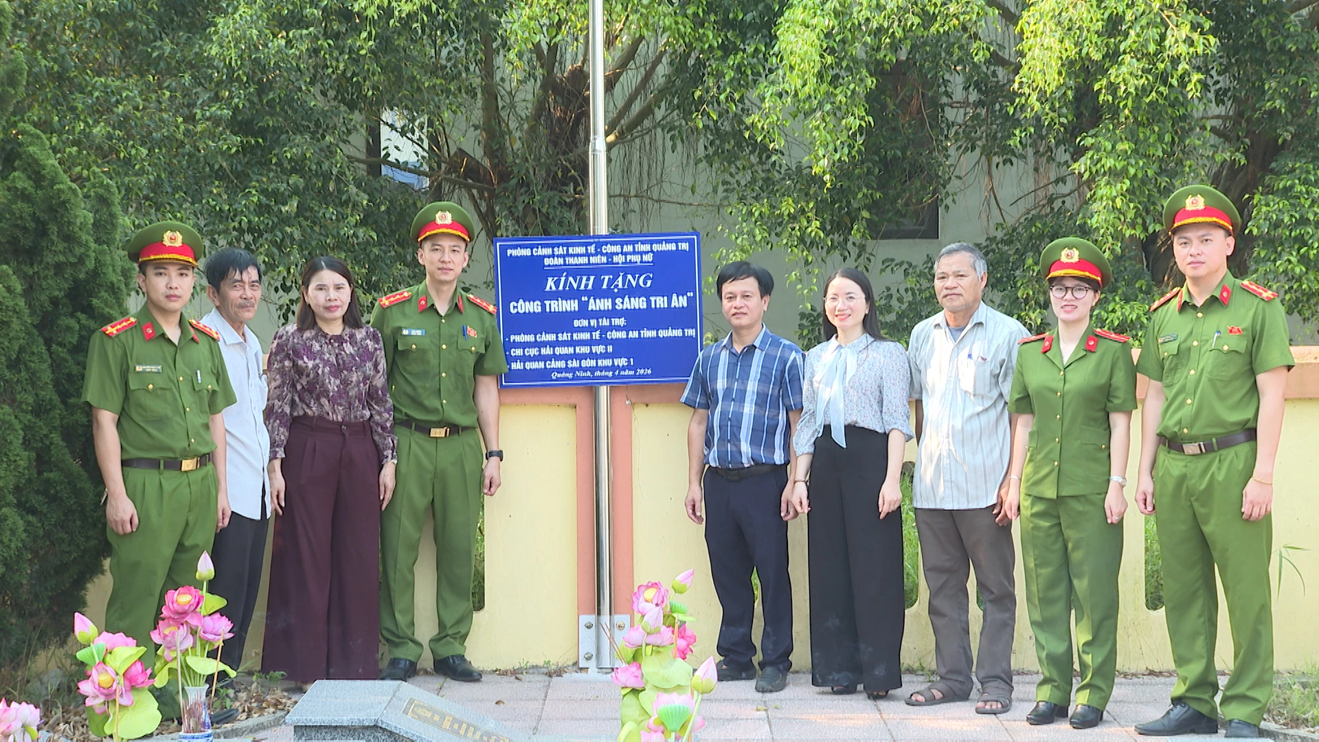 Khánh thành công trình Ánh sáng tri ân - Ảnh: ĐN