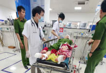 Một đại úy công an bị chém trọng thương khi đang làm nhiệm vụ