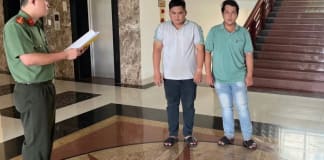 Bắt 2 đối tượng làm giả con dấu, tài liệu trên mạng xã hội  