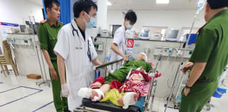 Một đại úy công an bị chém trọng thương khi đang làm nhiệm vụ
