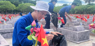 Hơn 200 đoàn viên, thanh niên ra quân vệ sinh, chỉnh trang Nghĩa trang liệt sĩ Ba Dốc