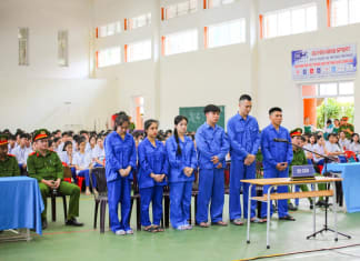 Phiên tòa lưu động xét xử 6 đối tượng tổ chức sử dụng trái phép chất ma túy