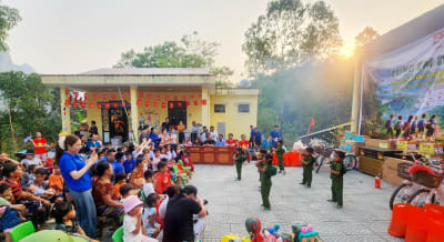 Tổ chức các hoạt động tình nguyện tại xã miền núi Trường Sơn