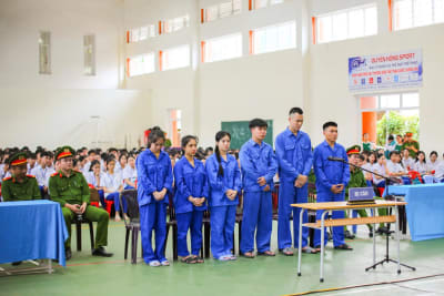 Phiên tòa lưu động xét xử 6 đối tượng tổ chức sử dụng trái phép chất ma túy