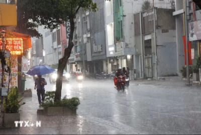 Thời tiết ngày 17/5: Mưa dông diện rộng cả 3 miền, đề phòng lốc sét