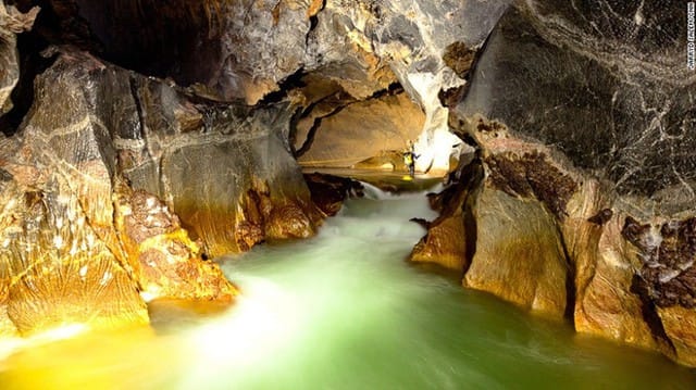 Sơn Đoòng lọt top 5 tour du lịch mạo hiểm vĩ đại nhất hành tinh