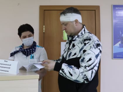 Во взрослой поликлинике Сосновоборска появился персональный помощник