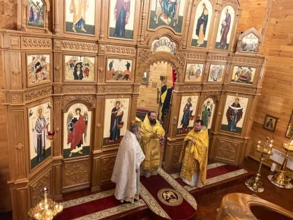 Епископ Агафангел совершил Литургию в храме Покрова Пресвятой Богородицы посёлка Светлогорск Туруханского района