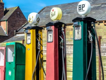 В Красноярском крае продолжает дешеветь бензин