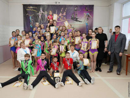 В Дудинке прошли ежегодные соревнования по акробатике