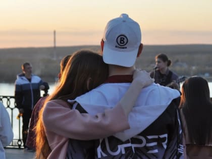 Ученые объяснили химию розовых очков у влюбленных