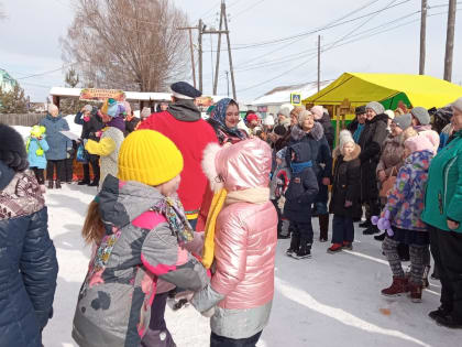 Сегодня жители Каратузского района проводили зиму и встретили весну.