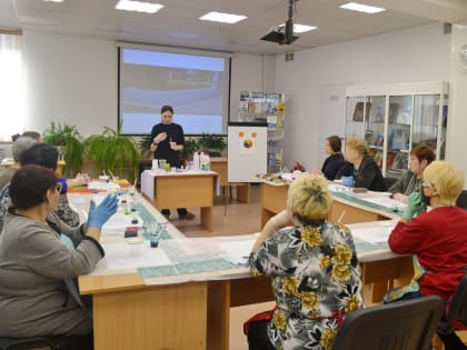 В библиотеке Дудинки воплощают «Разноцветную фантазию»