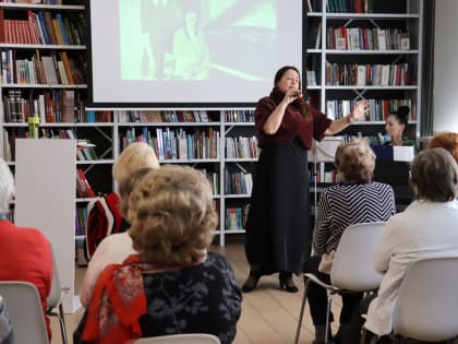 В библиотеке Сосновоборска прошёл творческий вечер к юбилею Ларисы Свешниковой