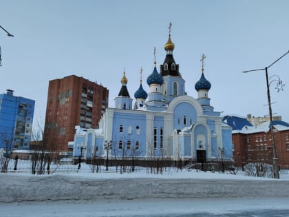 В Неделю 20-ю по Пятидесятнице епископ Агафангел совершил Литургию в кафедральном соборе города Норильска