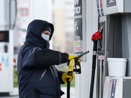Почему вновь поднимают цены на бензин? Разбираемся, к чему это приведет