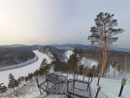 В Красноярске на Манской петле установили вторую лестницу