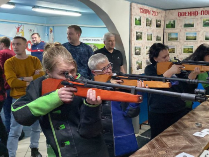 Соревнования по пулевой стрельбе среди отделов администрации района.