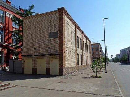 В Красноярске владелица кафе "Кантри" доказывает, что здание построено без нарушений