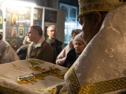 Правящий архиерей совершил Божественную литургию в Казанском кафедральном соборе Ачинска