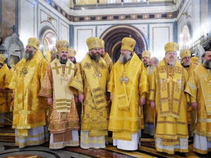 Глава Красноярской митрополии сослужил за Литургией Святейшему Патриарху Кириллу в годовщину интронизации