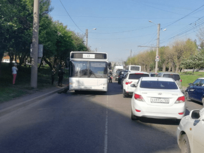 Пассажирский автобус насмерть сбил мальчика в Красноярске