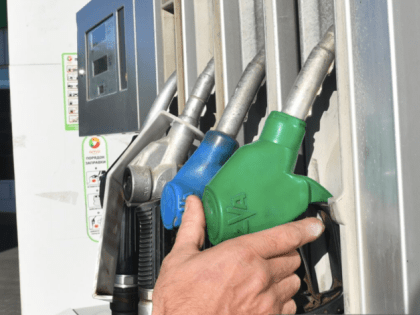 Нефтяники получат от правительства 200 млрд руб. субсидий. Но цена бензина продолжит расти