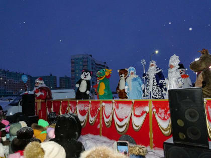 В Дудинке открыли новогодний городок