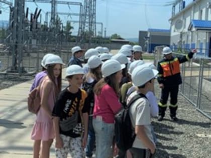 Энергетики «Россети ФСК ЕЭС» перед летними каникулами напомнили хакасским школьникам правила электробезопасности