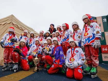 Команды красноярского «Енисея» выиграли турнир по хоккею с мячом на призы Патриарха Кирилла