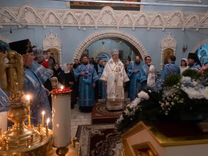 Глава Красноярской митрополии совершил всенощное бдение в Покровском кафедральном соборе города Красноярска