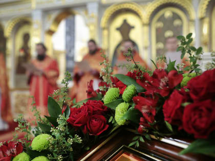 Пасху и день Святой Троицы предлагают сделать выходными