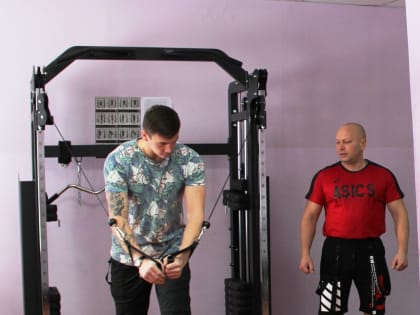 Жители села Парная могут бесплатно потренироваться в новом тренажерном зале