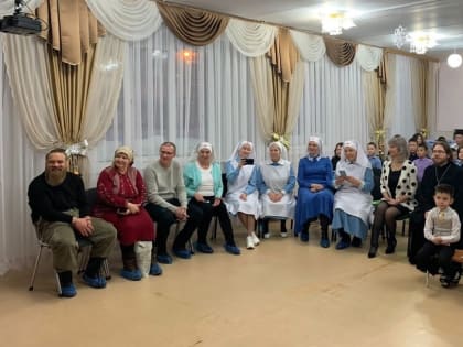 Представители епархиального сестричества «Милосердие» посетили Дудинский детский дом