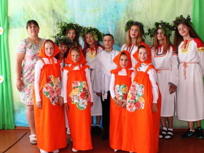 Народный праздник на берегу Большого озера