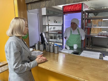 Власти края держат на контроле ситуацию с питанием школьников