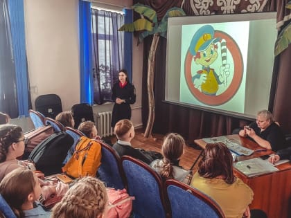 Сотрудники ГИБДД совместно с общественниками организовали интерактив для школьников