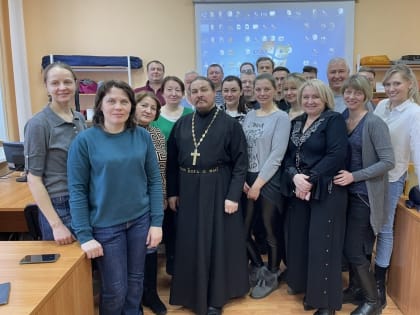 Священник провёл занятие для слушателей курсов по оказанию первой помощи