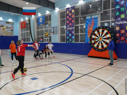 Представительницы трудовых коллективов соревновались в тимбилдинге