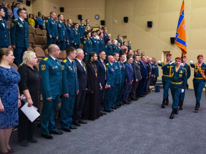 Железногорский священник благословил участников Дня открытых дверей в Сибирской пожарно-спасательной академии МЧС России