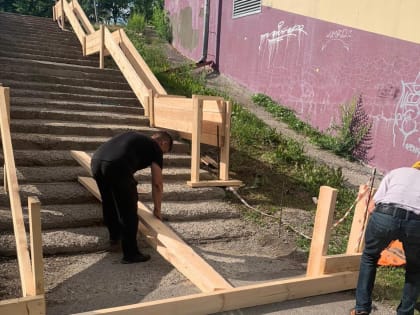 В Красноярске отремонтируют 10 лестниц