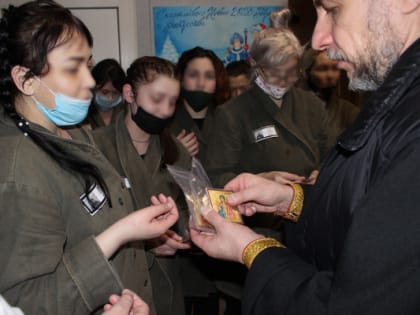 Краевую туберкулезную больницу №1 посетил православный священнослужитель