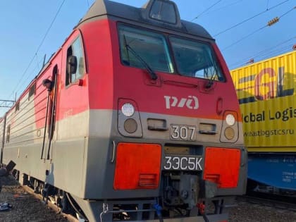 В Красноярском крае у поезда во время движения отцепились вагоны
