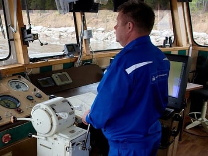 Более 200 речников Енисейского пароходства получили заслуженные награды